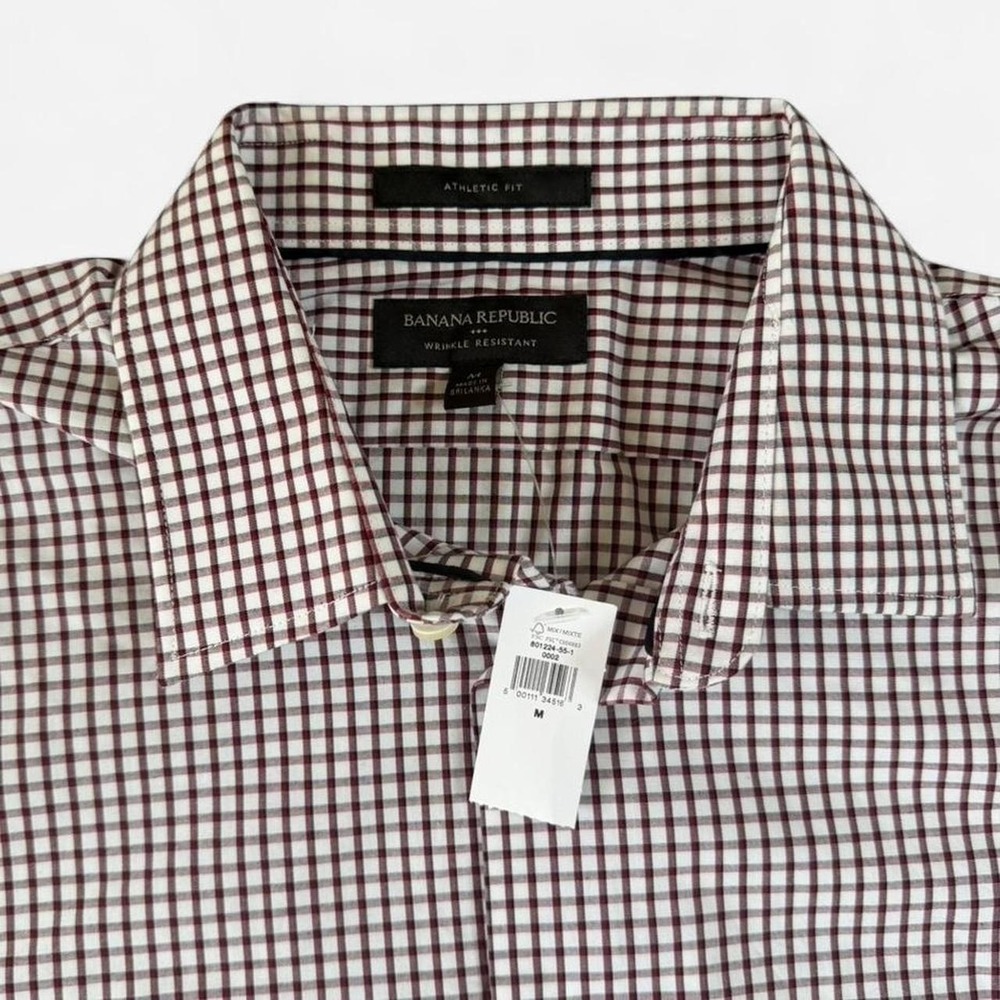 NWT Banana Republic White/Red Athletic Fit Wrinkle Resistant Button Up Size M